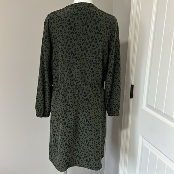 RAILS Haha Olive Cheetah Shirt Dress Drawstring Waist Blouson Silk Sz XS - Picture 8 of 12